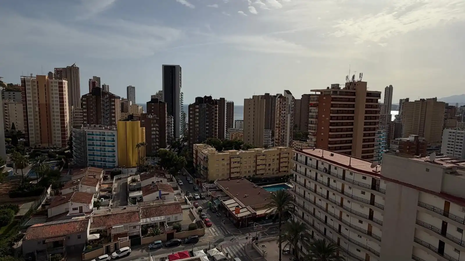 Exterior view of Apartments for rent in Benidorm  with Air Conditioner, Balcony and Community pool