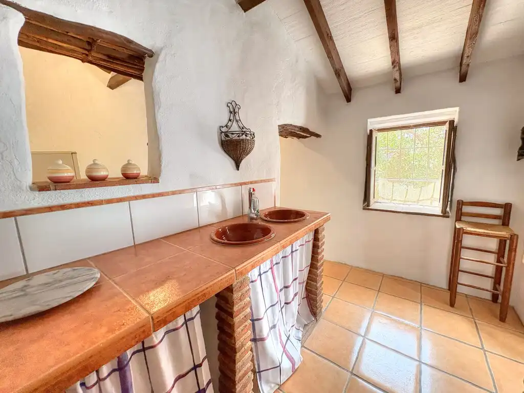 Baño de Finca rústica en venta en Benamargosa con Jardín privado y Amueblado