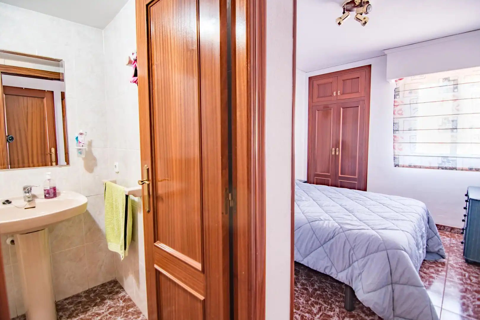 Schlafzimmer von Wohnungen zum Verkauf in Gandia mit Klimaanlage, Privatgarten und Terrasse