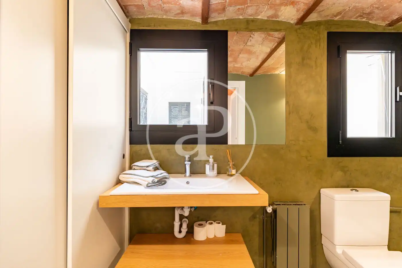 Badezimmer von Wohnung zur Miete in Barcelona mit Klimaanlage, Heizung und Möbliert