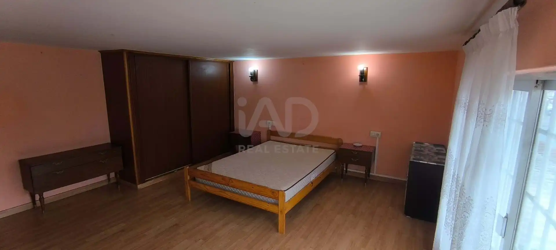 Schlafzimmer von Geschaftsraum zum Verkauf in Narón