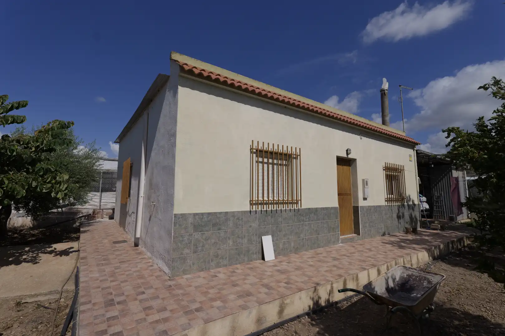 Exterior view of Houses for sale in Berja  with Air Conditioner, Private garden and Terrace