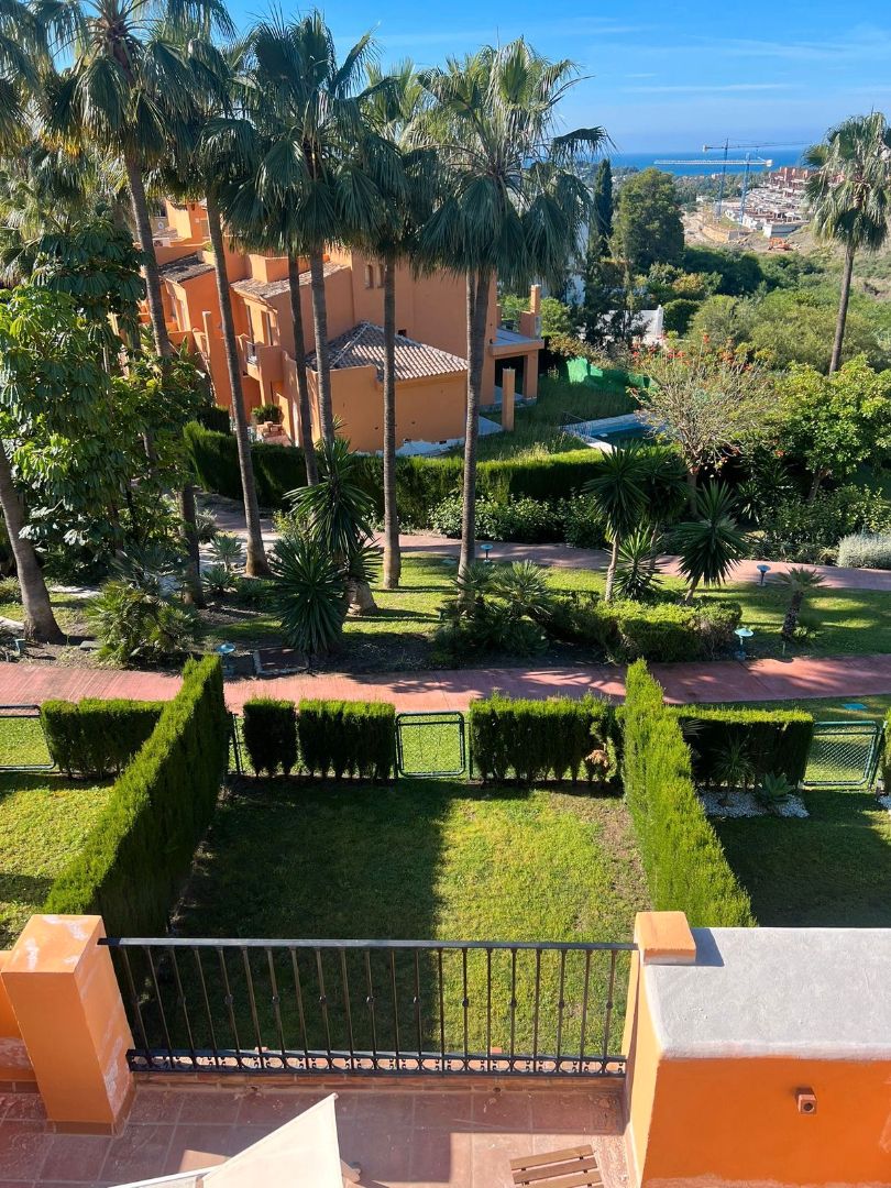 Jardí de Casa adosada de lloguer en Benahavís amb Aire condicionat, Jardí privat i Terrassa