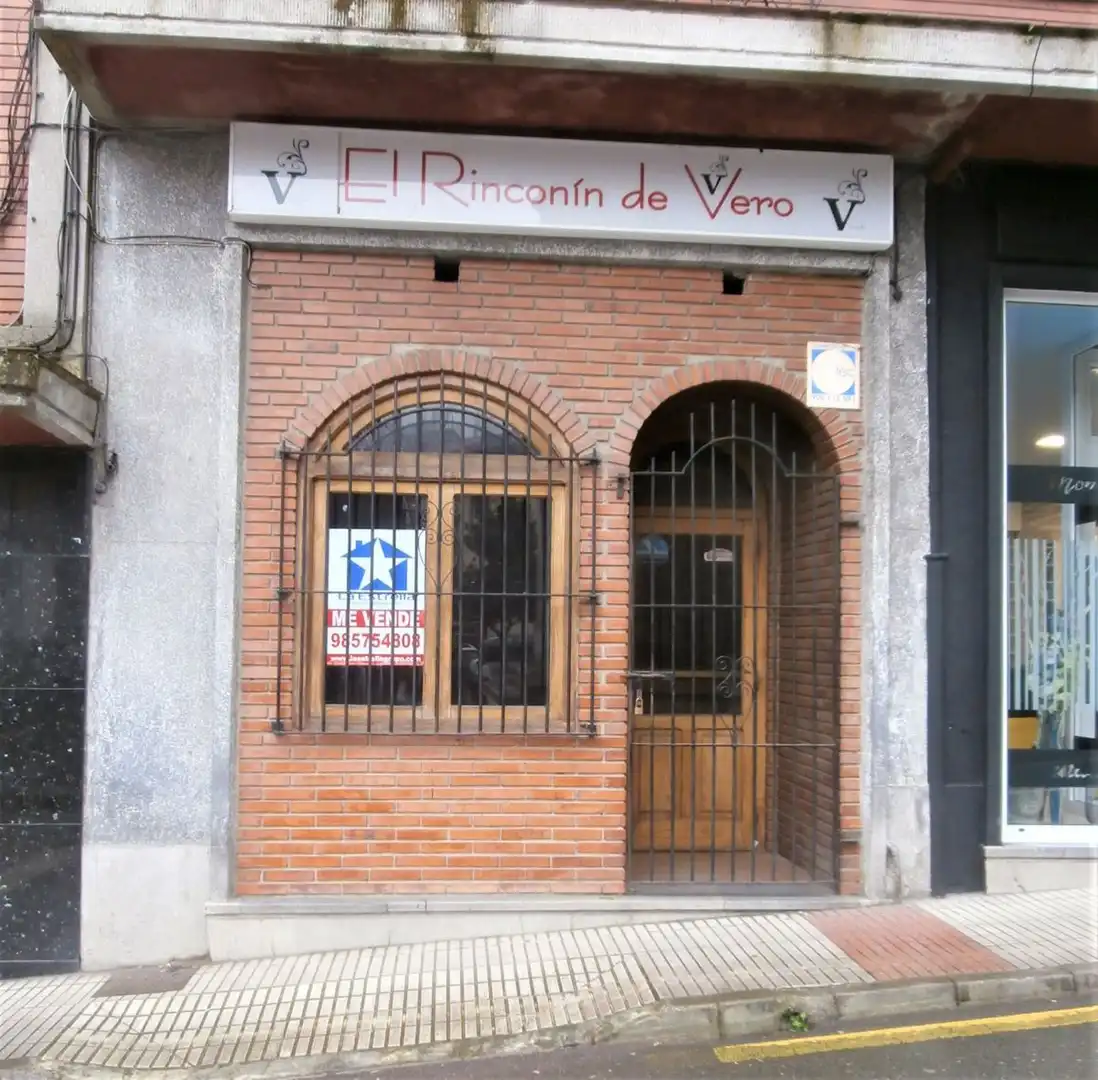 Local commercial à vendre à Grado