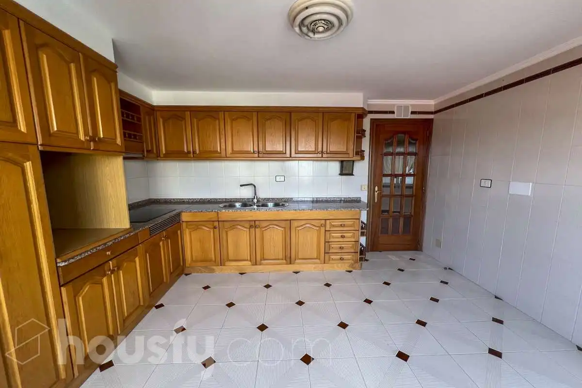 Cuina de Pis en venda en Ferrol amb Aire condicionat, Calefacció i Parquet