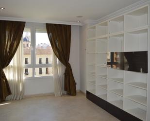 Sala d'estar de Apartament de lloguer en  Valencia Capital amb Aire condicionat, Calefacció i Balcó