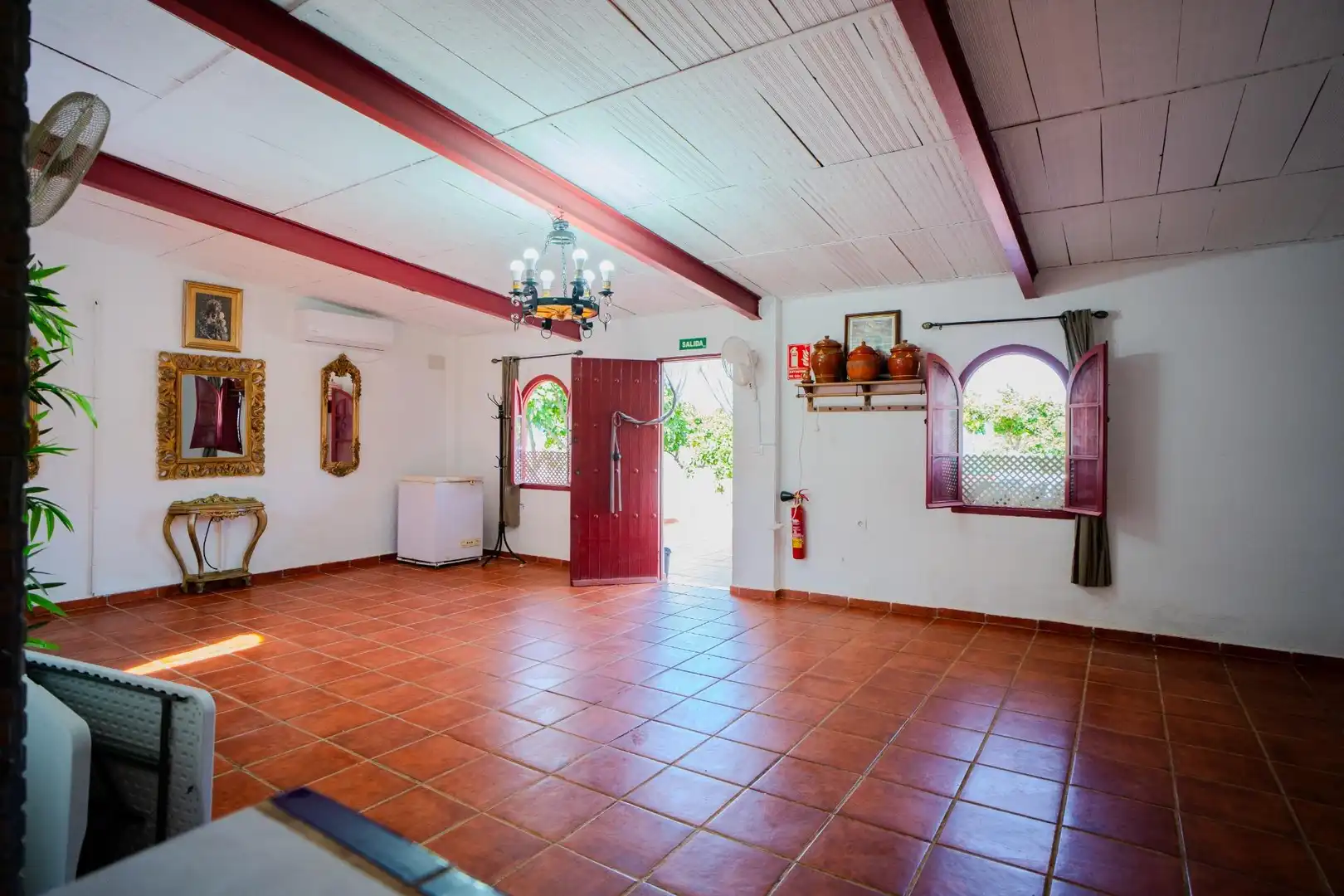Houses for sale in Carmona  with Air Conditioner, Private garden and Terrace