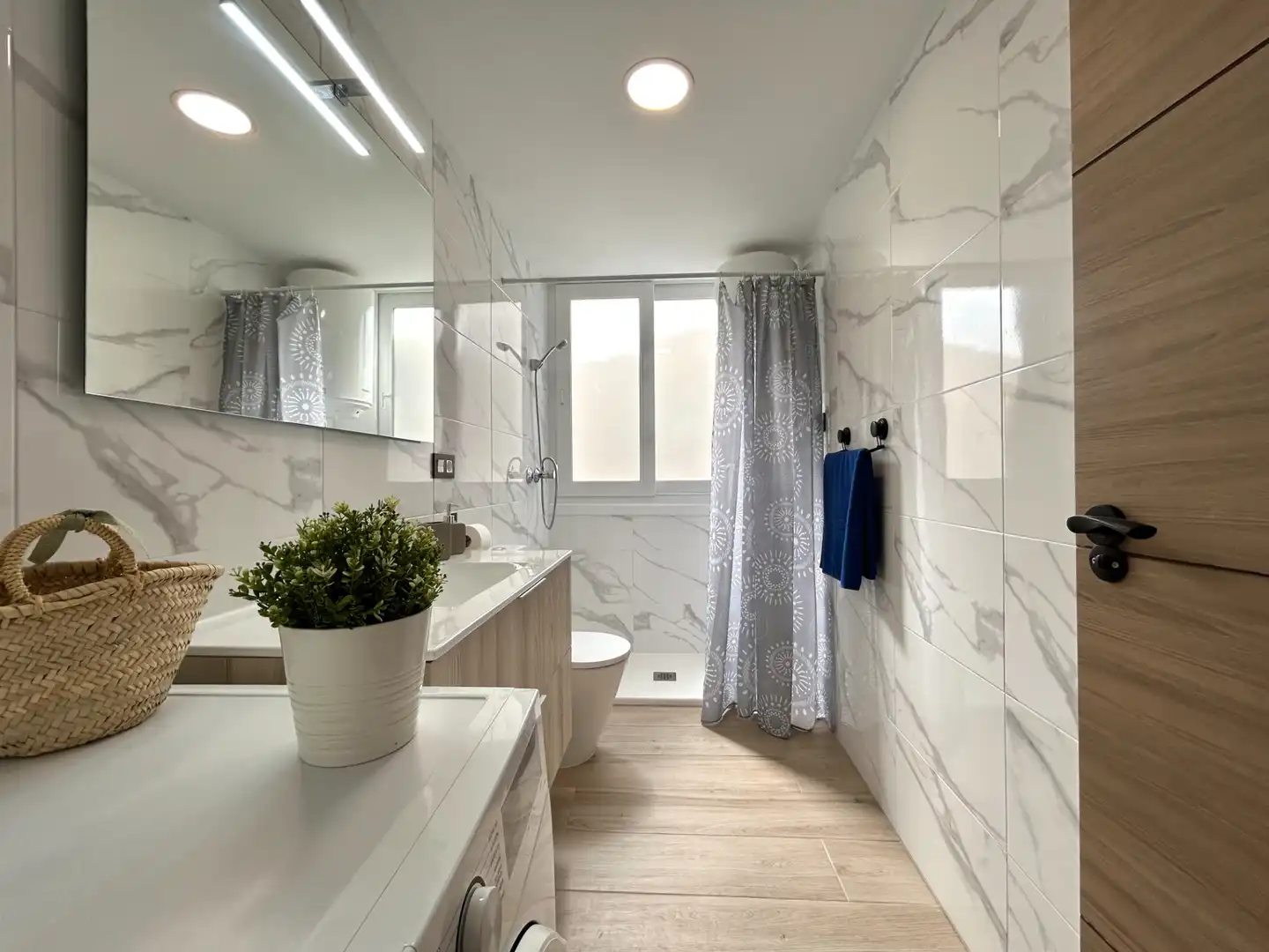 Baño de Piso de alquiler en Torrenueva Costa con Aire acondicionado, Amueblado y Horno