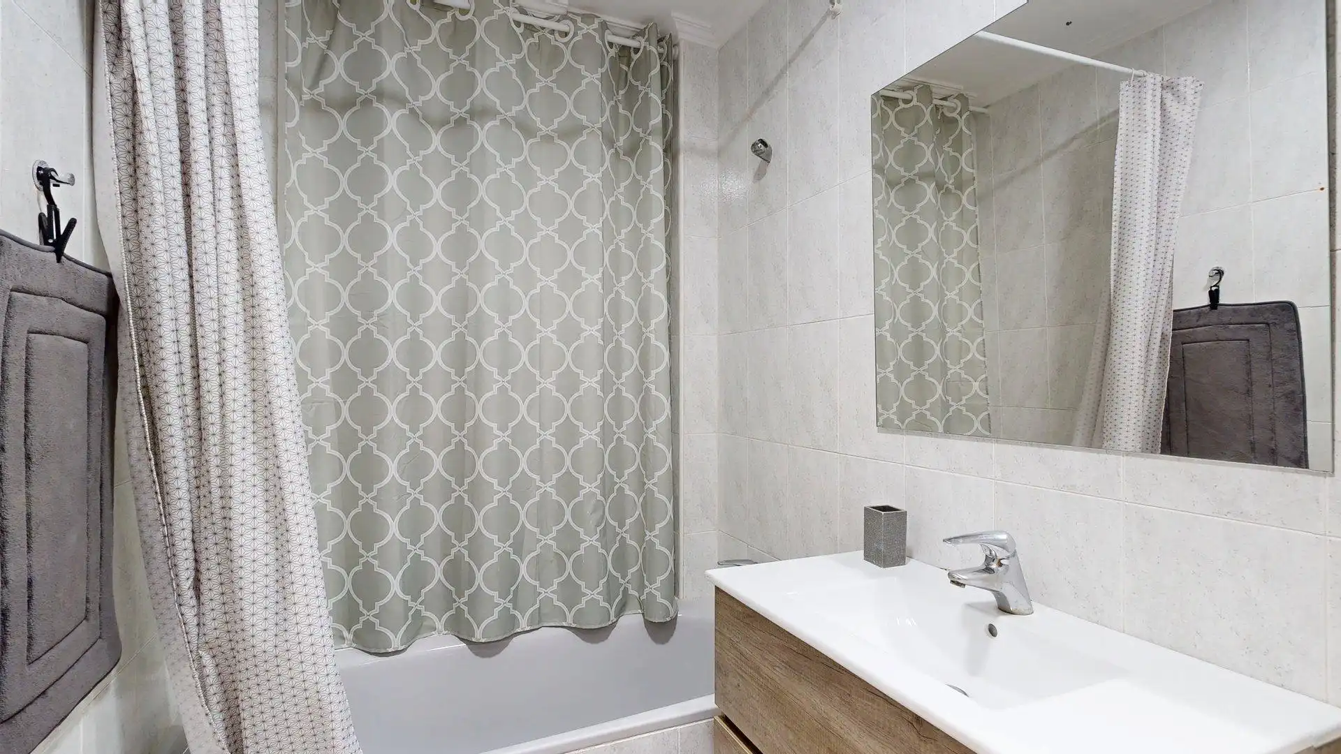 Bathroom of Houses for sale in La Muela