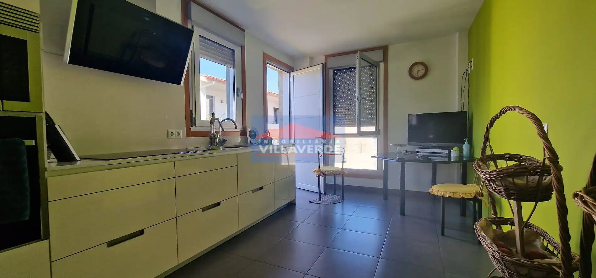 Vista exterior de Casa o chalet en venta en Cangas  con Terraza, Trastero y Piscina