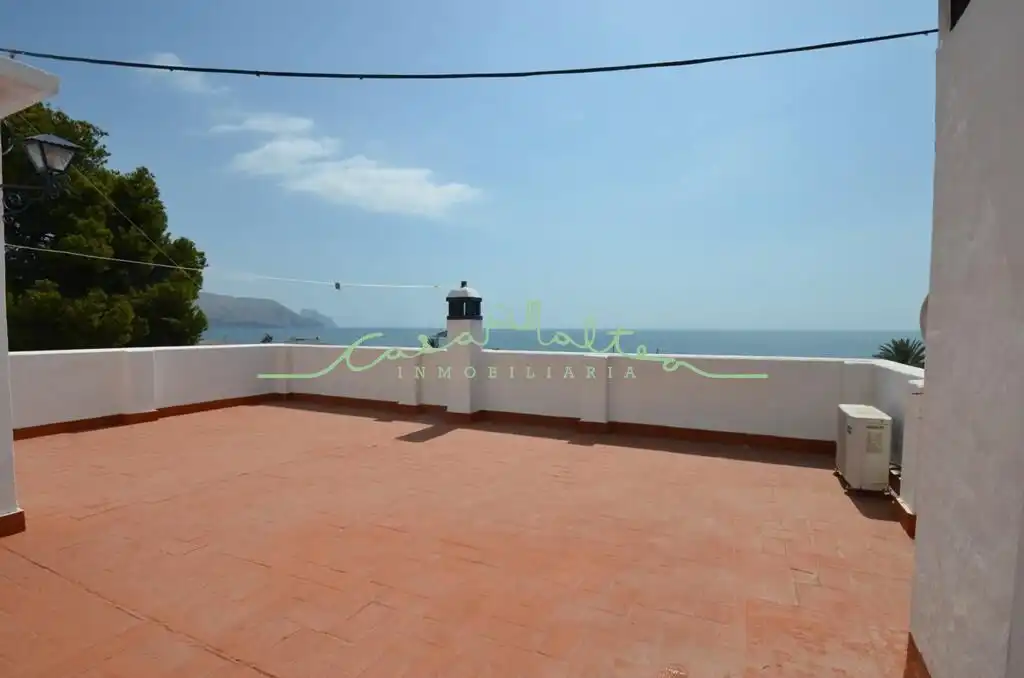 Vista exterior de Casa o xalet en venda en Altea amb Aire condicionat, Jardí privat i Terrassa