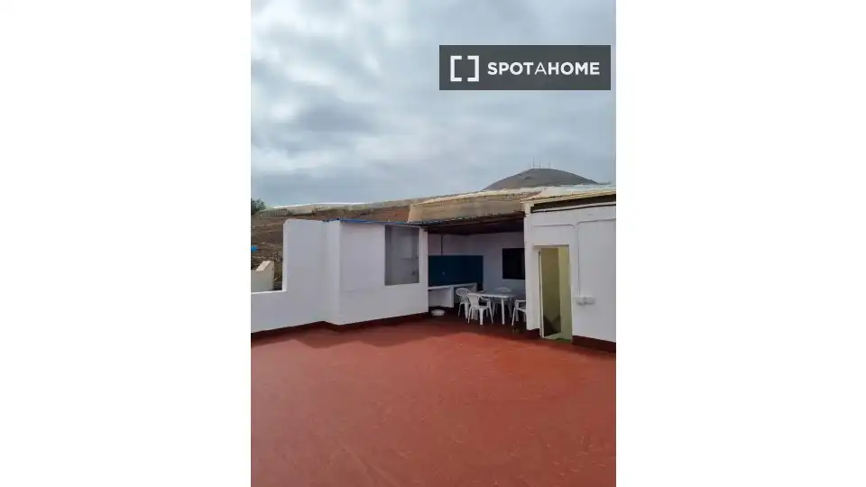 Vista exterior de Pis per a compartir en Santa María de Guía de Gran Canaria amb Aire condicionat, Calefacció i Moblat