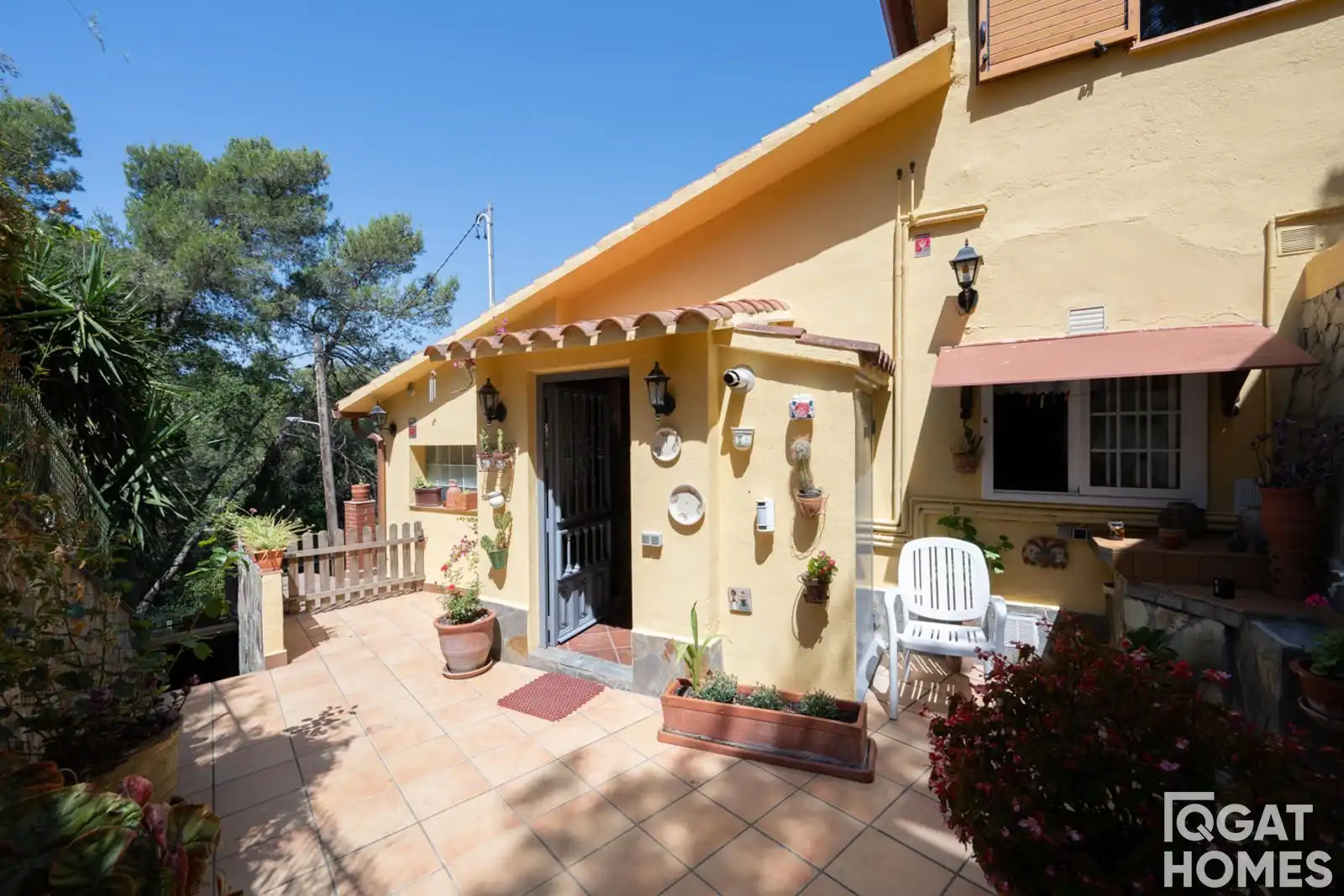 Exterior view of Houses for sale in Sant Cugat del Vallès  with Air Conditioner, Heating and Terrace