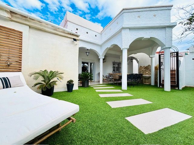 Terrassa de Casa o xalet en venda en El Campello amb Aire condicionat, Calefacció i Jardí privat