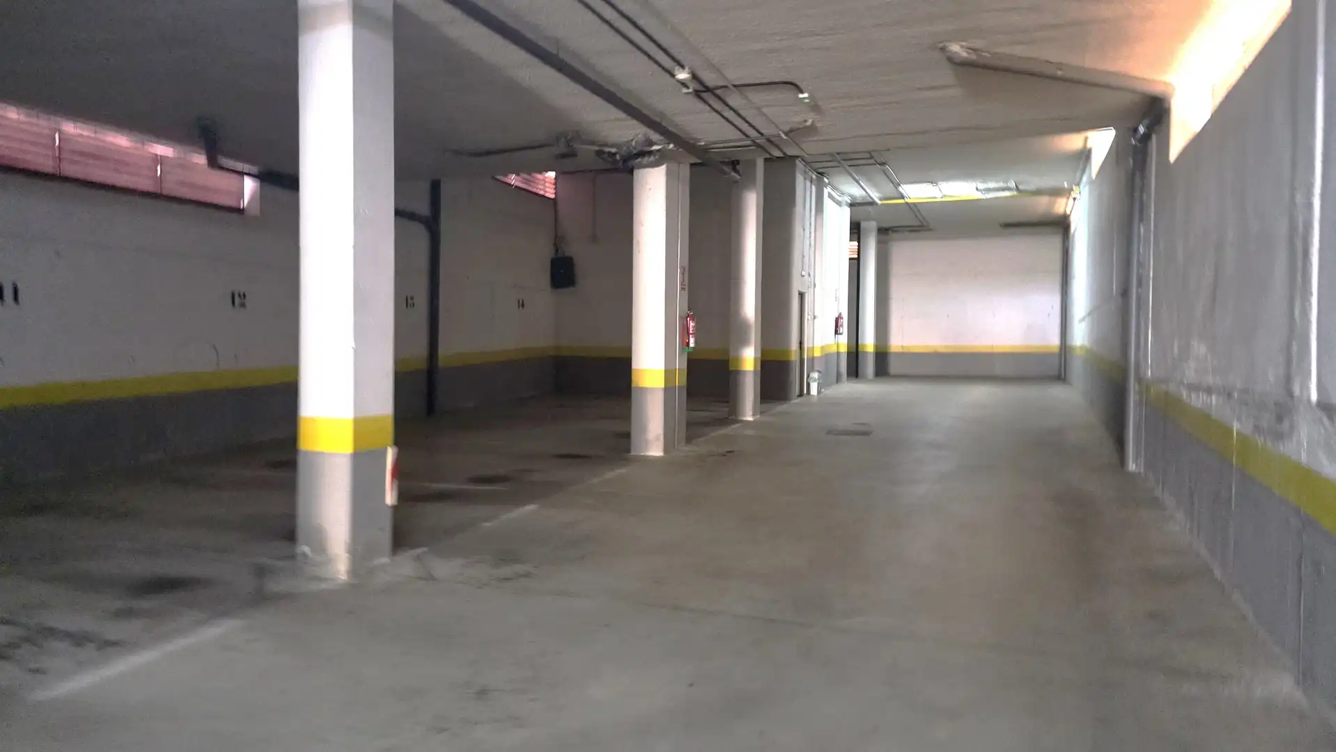 Parking de Dúplex en venta en Ajalvir con Piscina y Piscina comunitaria