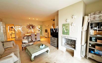 Living room of Flat for sale in Sitges  with Air Conditioner, Heating and Terrace