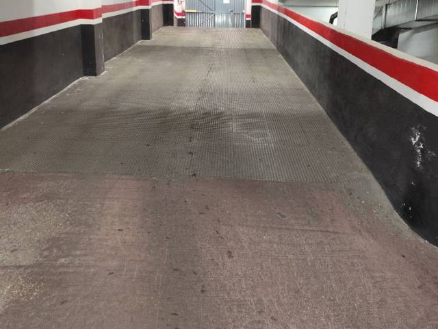 Garaje en Alquiler en Calle Hellín, 45 en Hospital