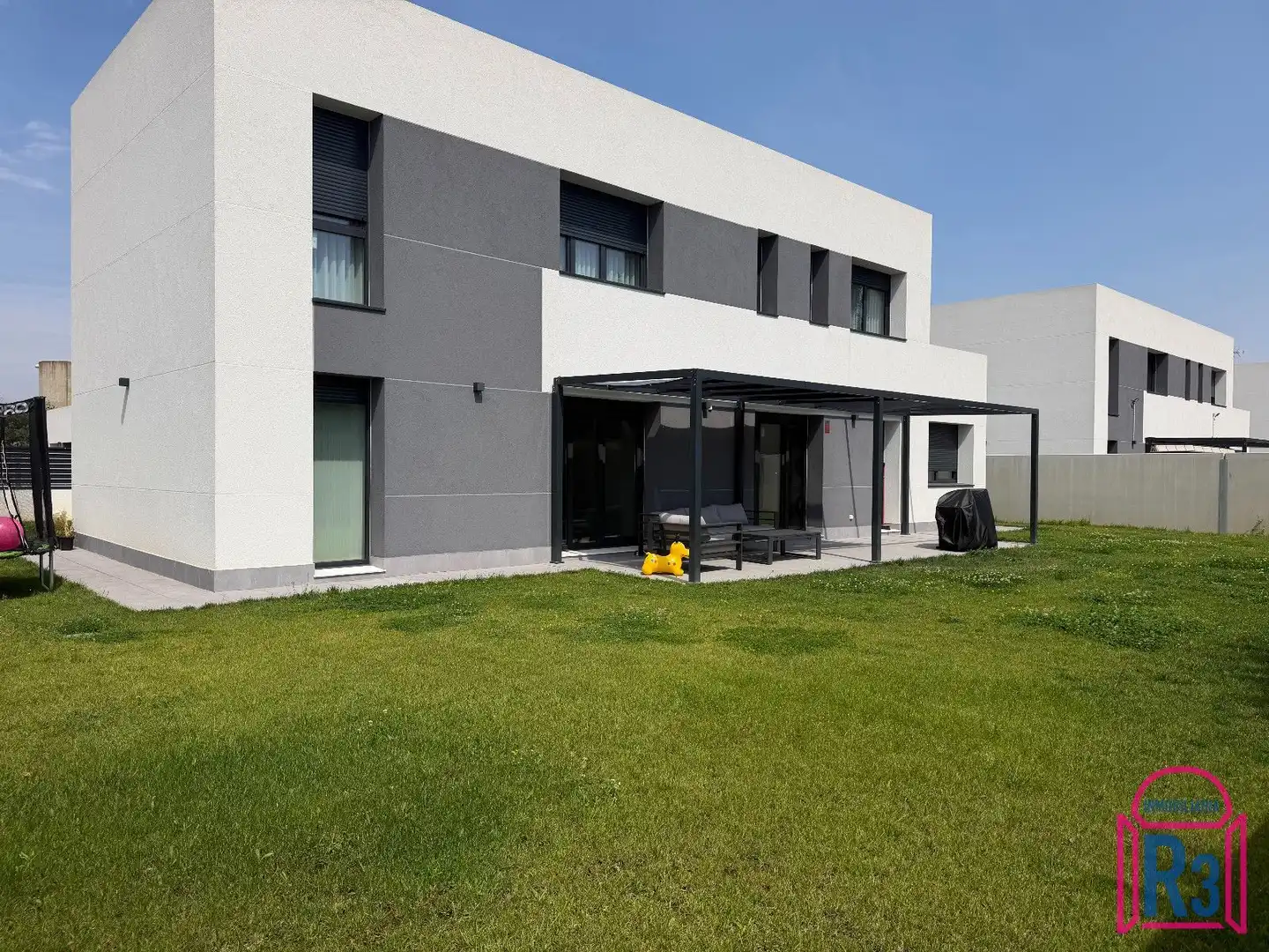 Vista exterior de Casa o chalet en venta en Villaquilambre con Calefacción