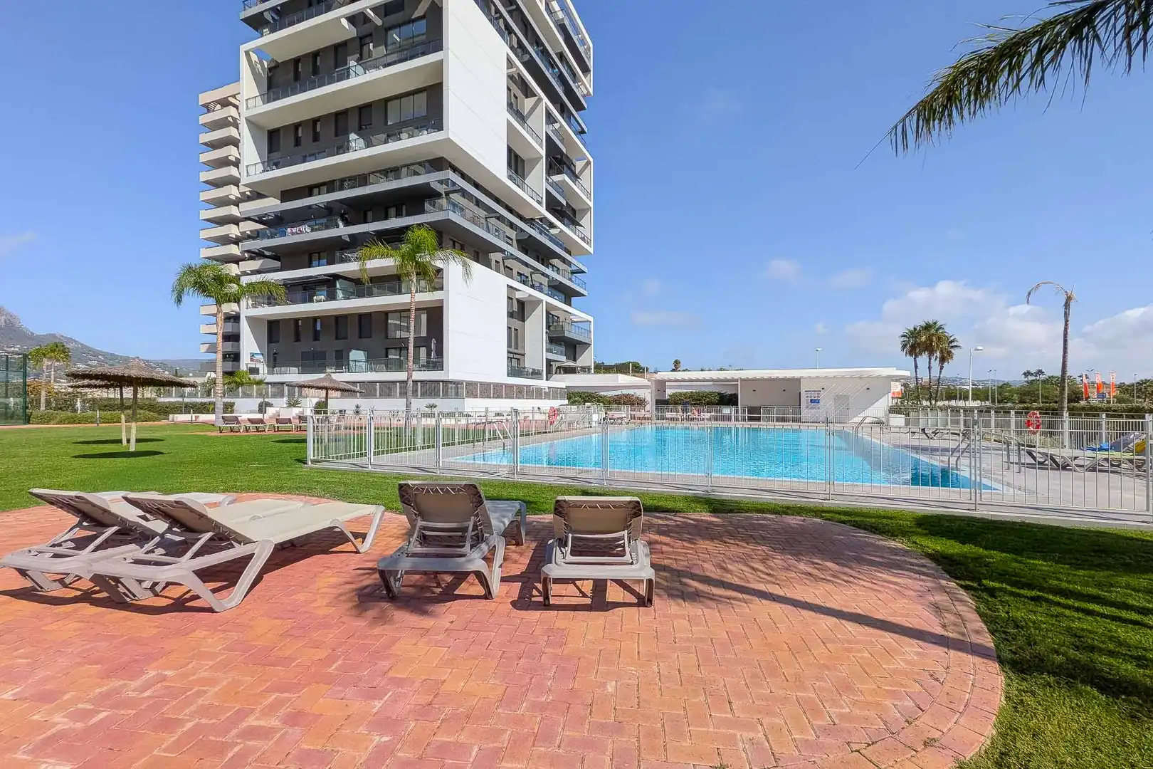 Apartament amb piscina en venda a Marisol Park - Ortembach - Los Almendros, imagen 2