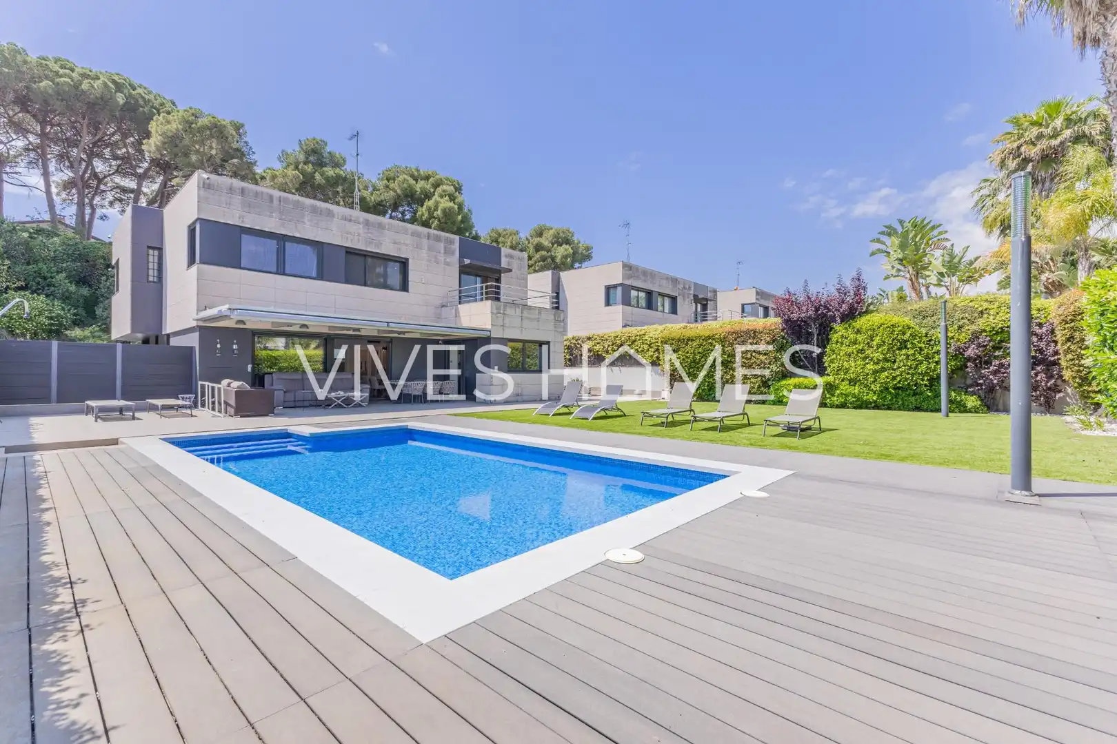 Vista exterior de Casa o chalet en venta en Sant Andreu de Llavaneres con Aire acondicionado, Calefacción y Jardín privado