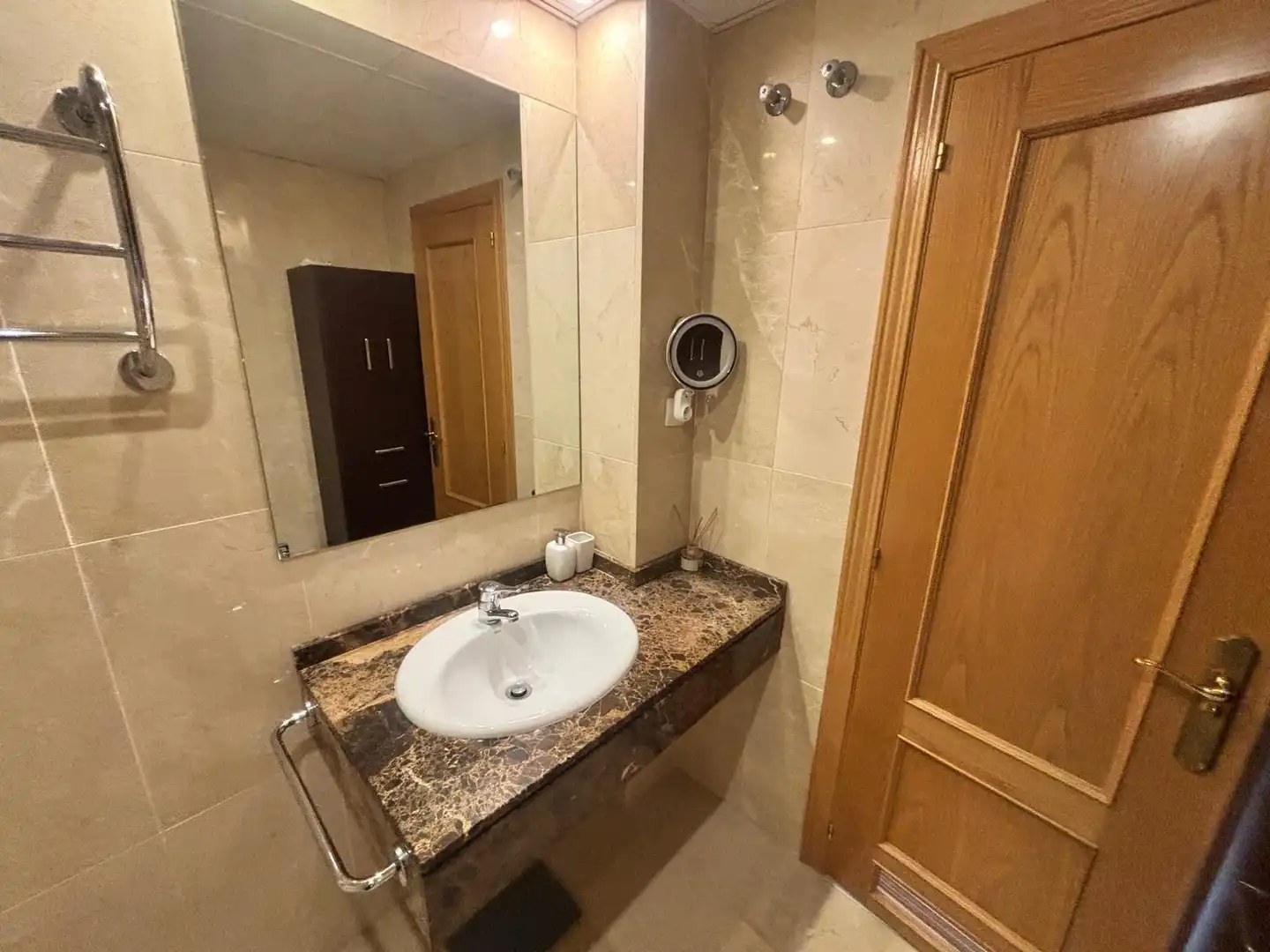 Baño de Apartamento en venta en Benalmádena con Aire acondicionado, Calefacción y Jardín privado