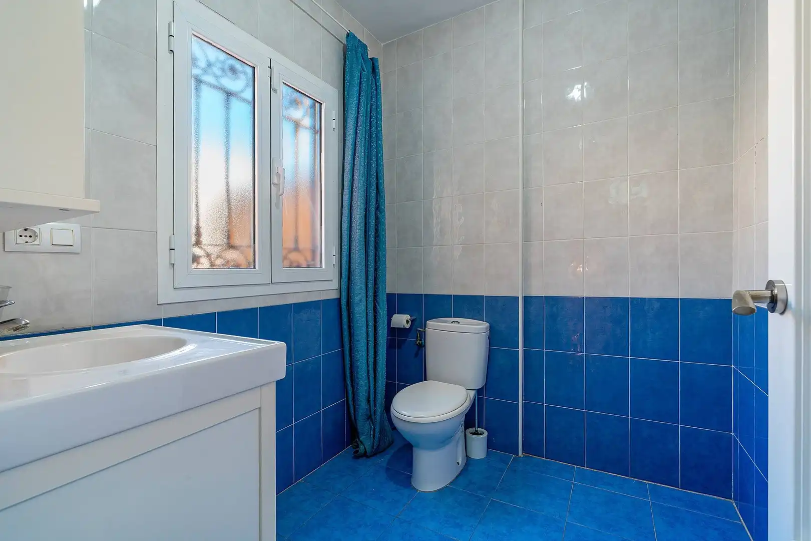 Bathroom of Detached homes for sale in Pechina, Almería