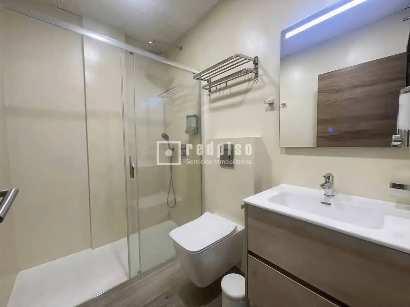Bathroom of Apartments for sale in Madrid  with Air Conditioner