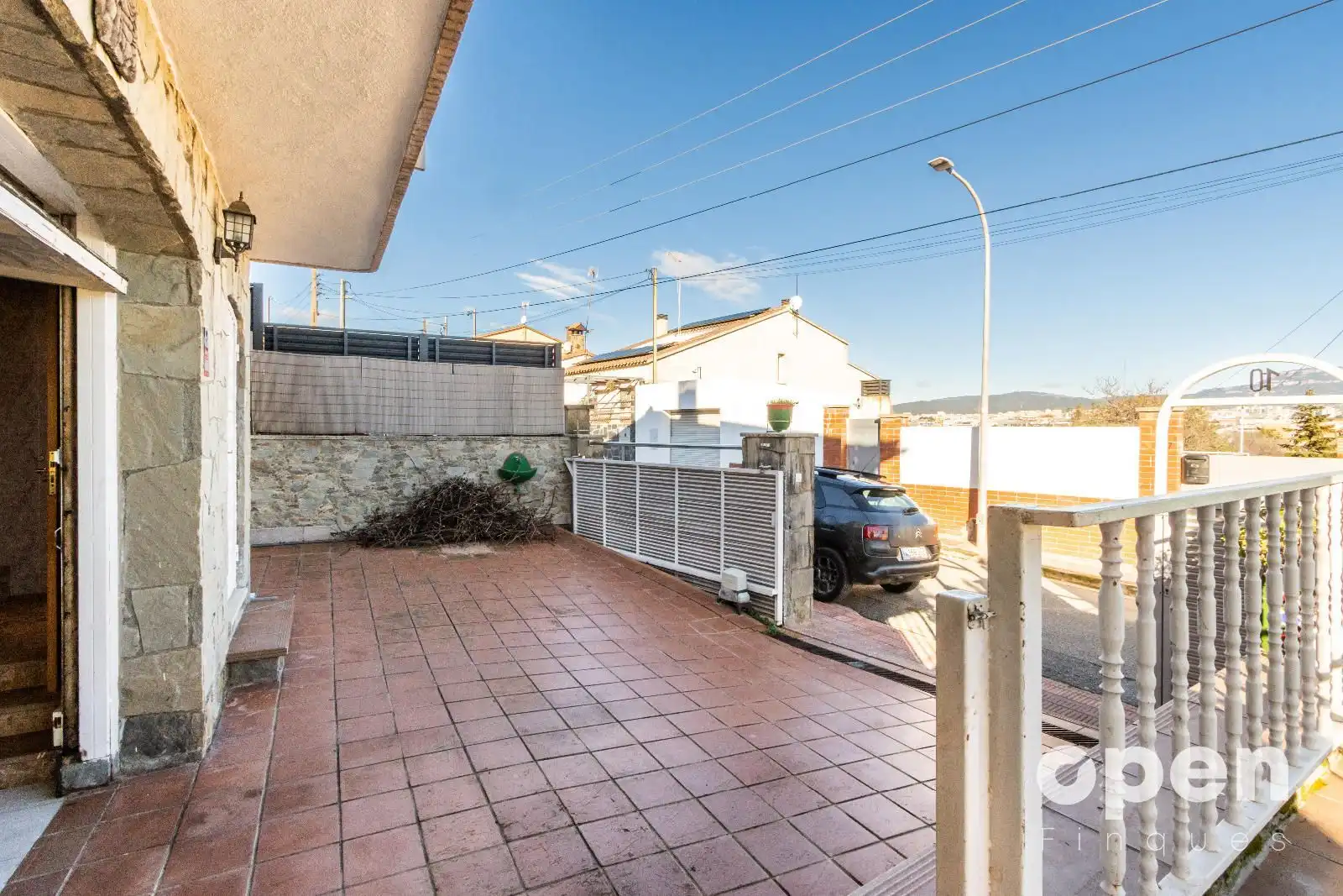 Vista exterior de Casa o chalet en venta en Terrassa con Aire acondicionado, Calefacción y Terraza