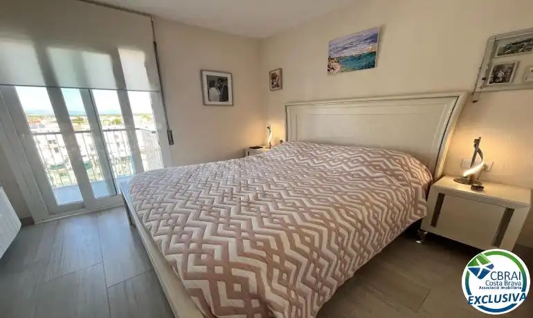Dormitori de Apartament en venda en Empuriabrava amb Aire condicionat, Calefacció i Moblat