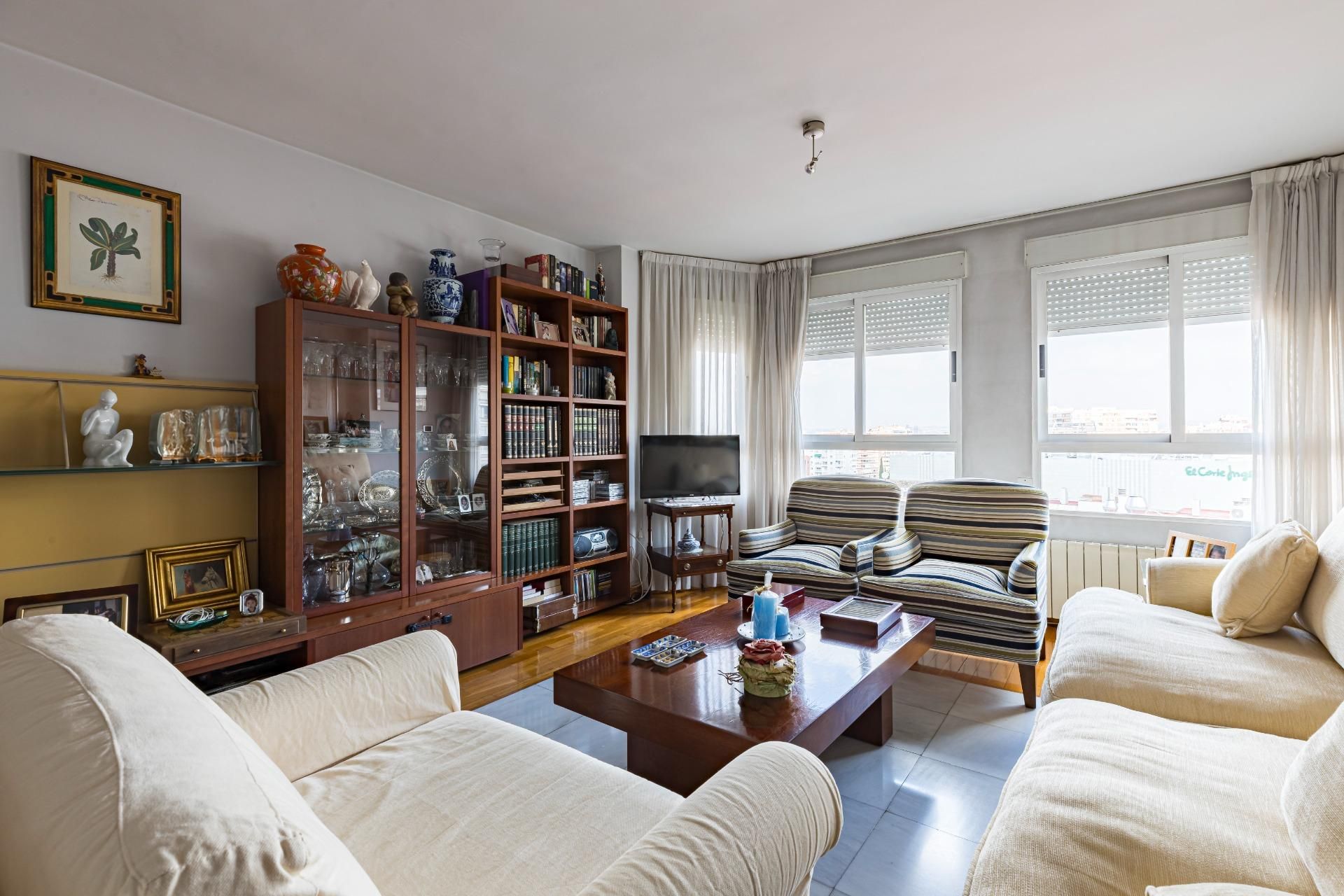 Living room of Flat for sale in  Murcia Capital  with Air Conditioner, Heating and Parquet flooring