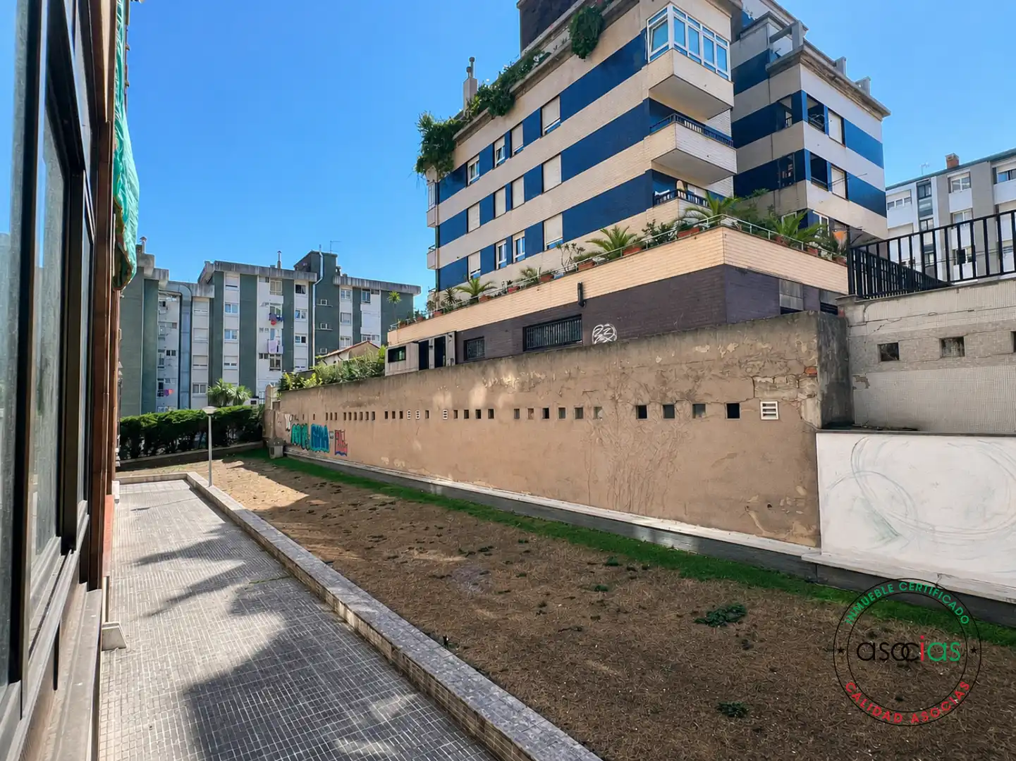 Vista exterior de Pis en venda en Gijón  amb Calefacció, Jardí privat i Parquet