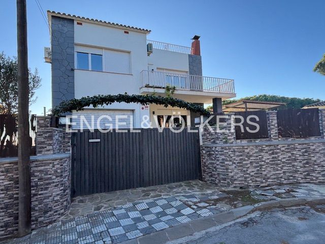 Vista exterior de Casa o chalet en venta en Arenys de Munt con Aire acondicionado, Calefacción y Jardín privado