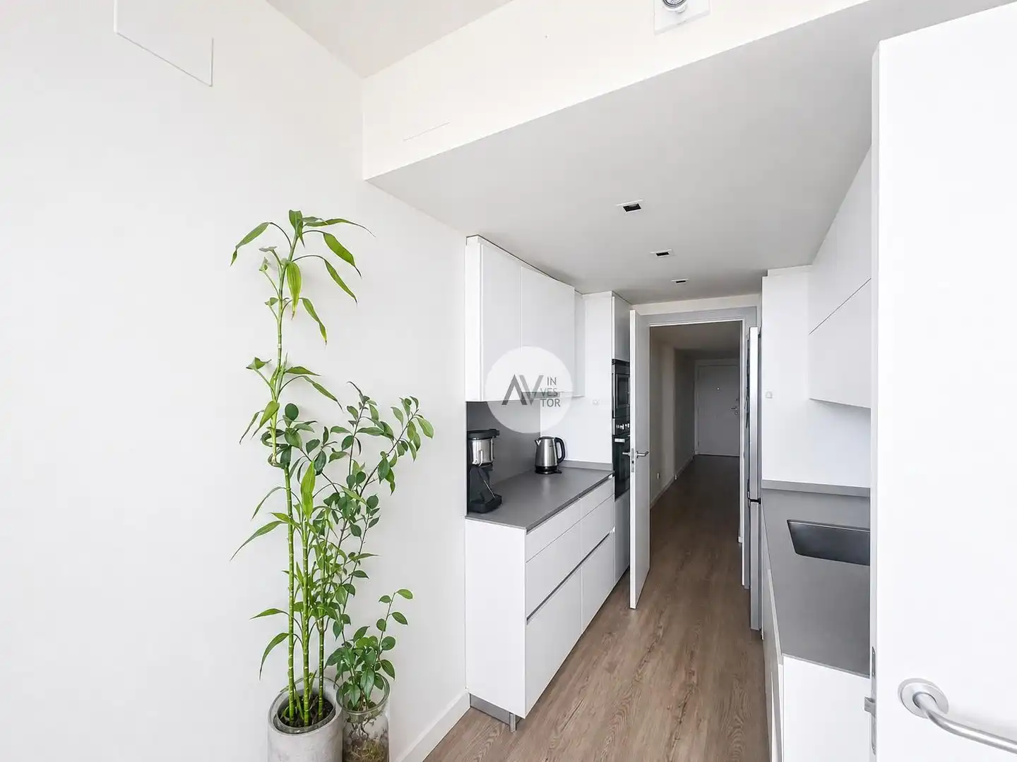Cocina de Apartamento en venta en Barcelona con Aire acondicionado, Calefacción y Jardín privado