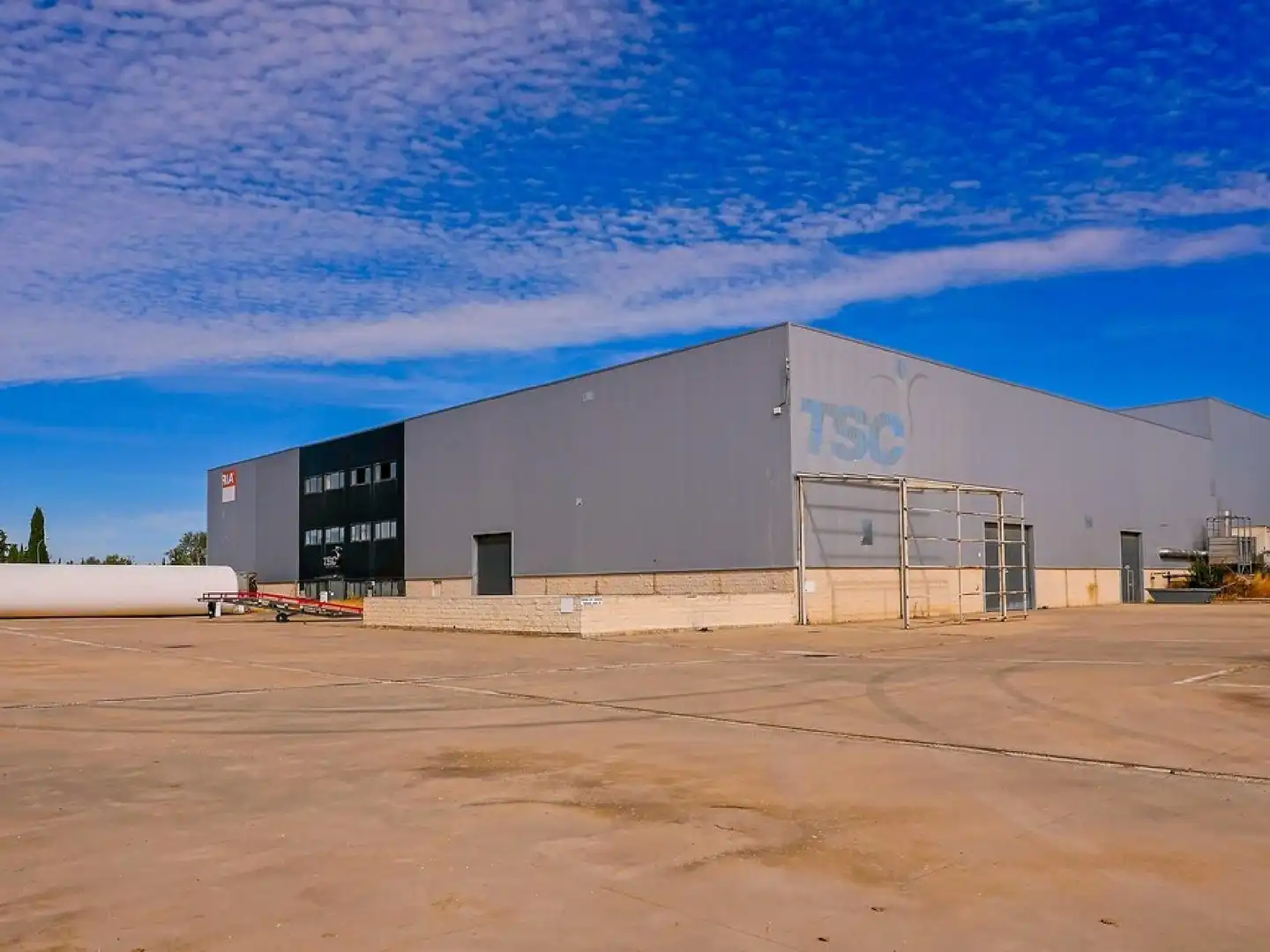 Vista exterior de Nave industrial en venta en Tarancón