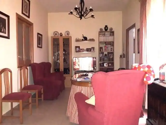 Gran casa y piso muy bien situado en el municipio de Pya-Pueblonuevo , con una superficie total de unos 241 m2 , La casa planta ba, imatge 5