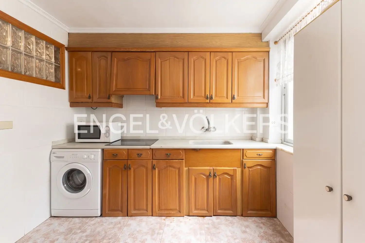 Kitchen of Flat for sale in Valencia  with Heating, Storage room and Balcony