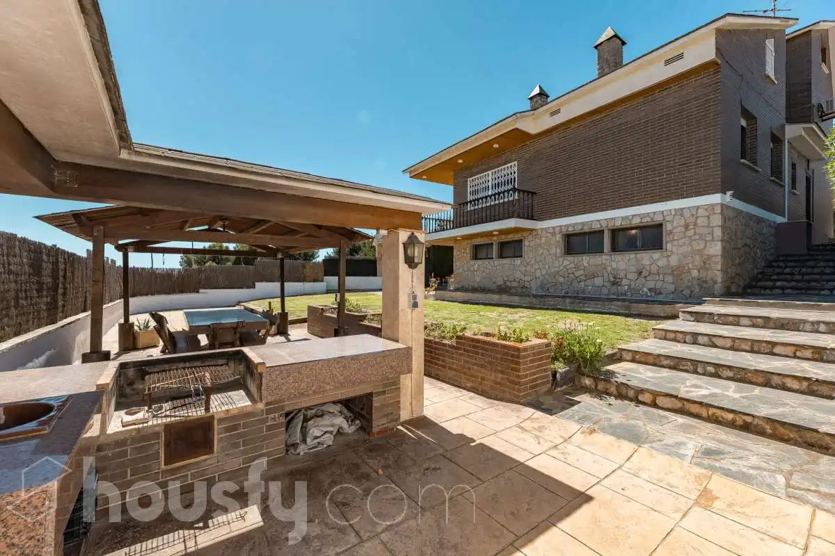 Casa amb piscina en venda a Avinguda de la Llum ., imagen 52