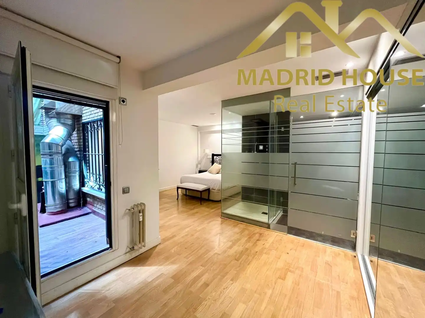 Außenansicht von Wohnung zum Verkauf in Madrid mit Klimaanlage, Heizung und Möbliert