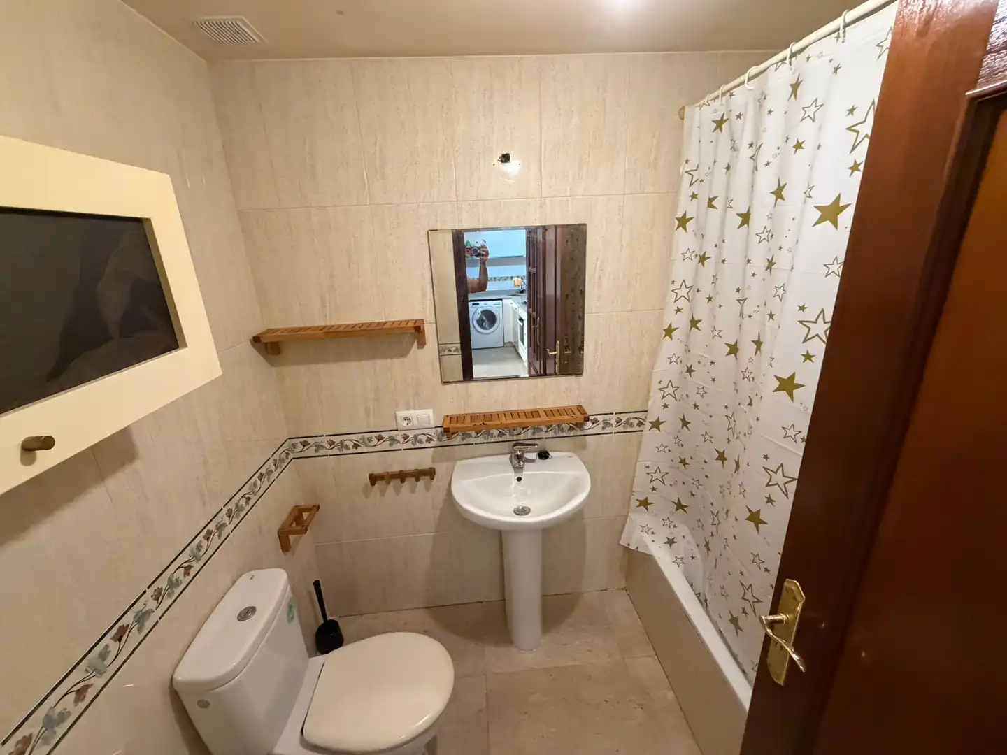 Bathroom of Apartments for sale in Dos Hermanas
