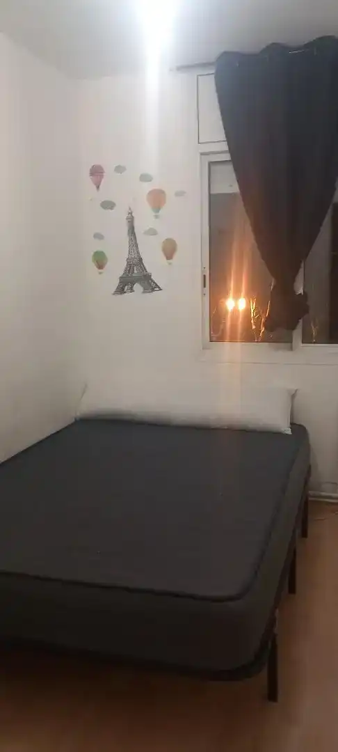 Habitación de Piso para compartir en Barcelona con Amueblado