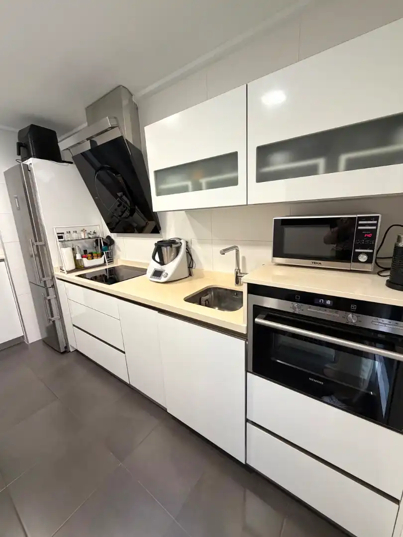 Cocina de Piso en venta en Barakaldo  con Trastero, Amueblado y Balcón