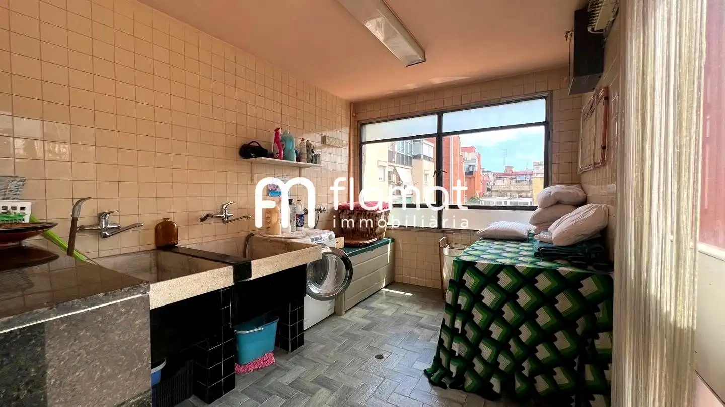 Vista exterior de Casa o chalet en venta en Barcelona