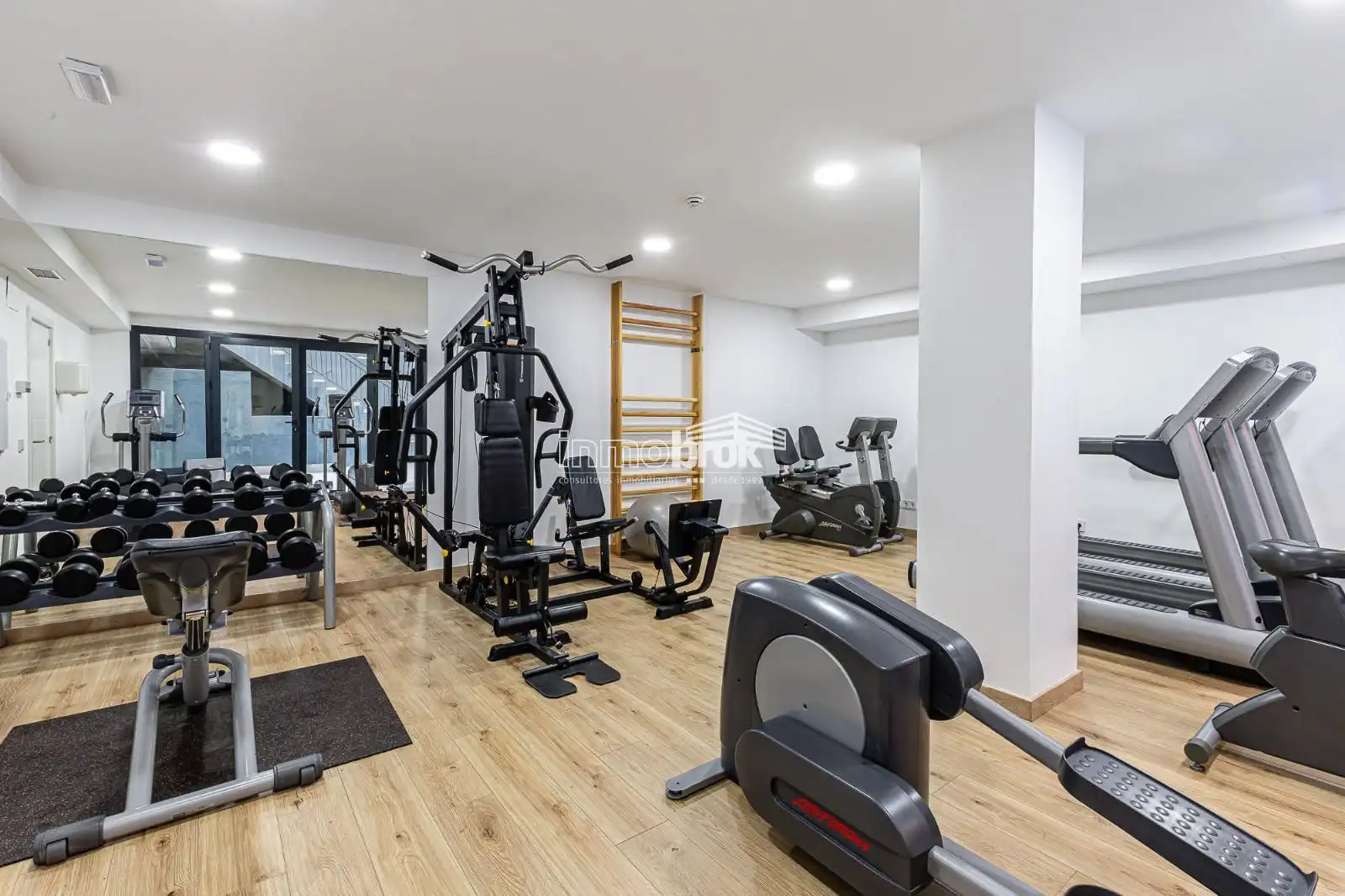 Flat for rent in Madrid  with Air Conditioner, Terrace and Storage room