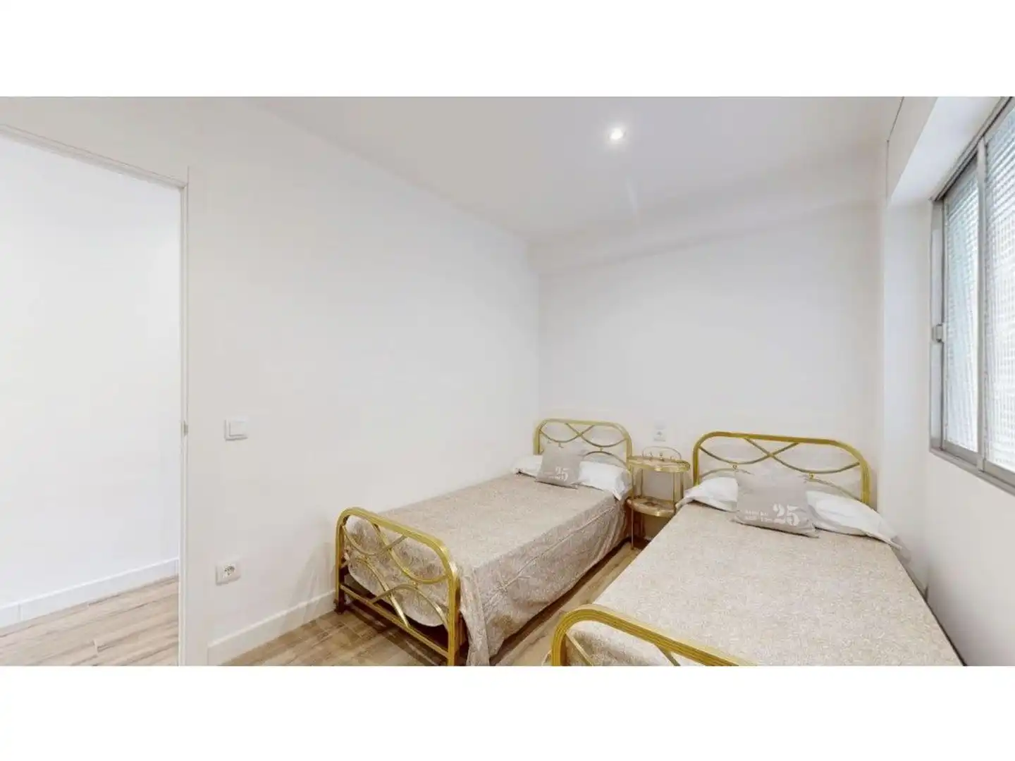 Bedroom of Flat for sale in Montán  with Furnished and Balcony