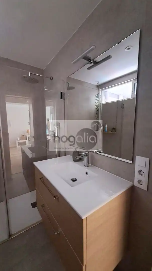 Baño de Piso de alquiler en Sevilla con Aire acondicionado, Amueblado y Balcón