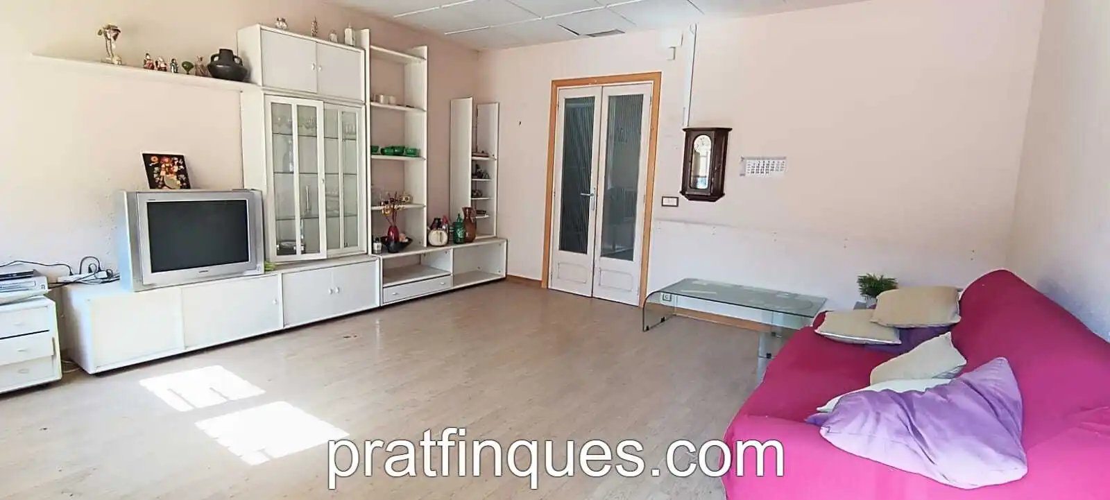 Sala d'estar de Casa adosada en venda en El Prat de Llobregat amb Aire condicionat, Calefacció i Jardí privat