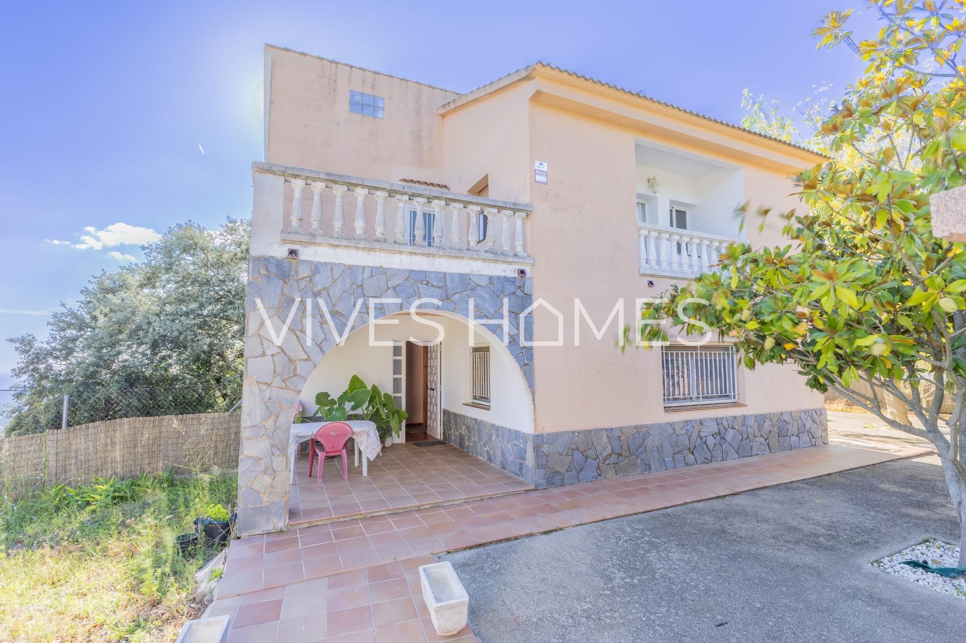 Vista exterior de Casa o xalet en venda en Sant Iscle de Vallalta amb Calefacció, Jardí privat i Terrassa