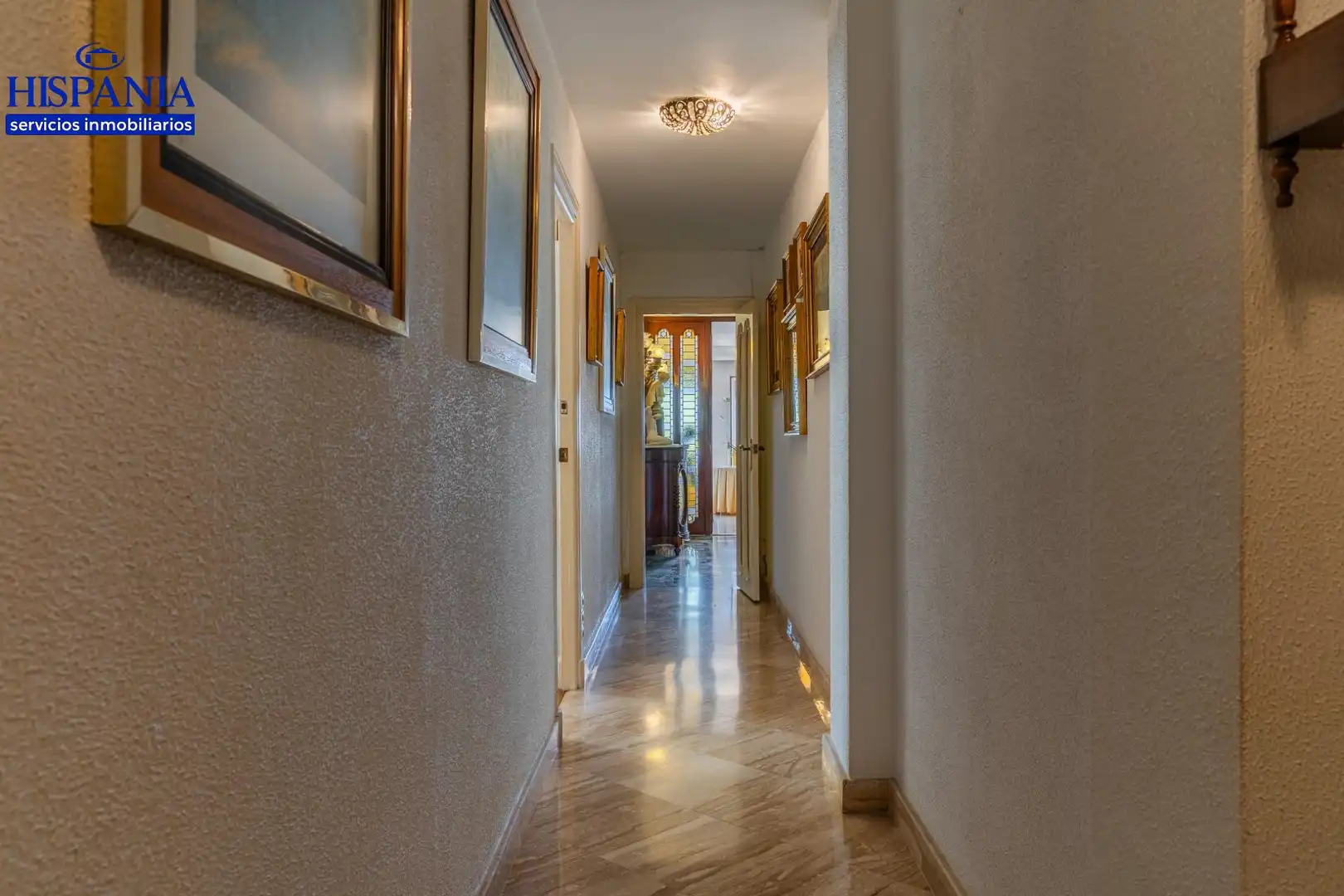 Wohnung zum Verkauf in Cádiz mit Klimaanlage, Terrasse und Abstellraum