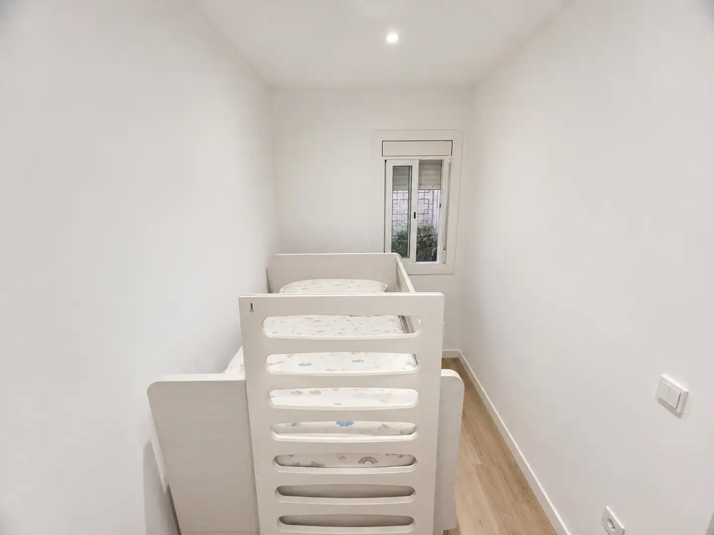 Dormitori de Pis en venda en Sant Boi de Llobregat amb Aire condicionat, Parquet i Forn