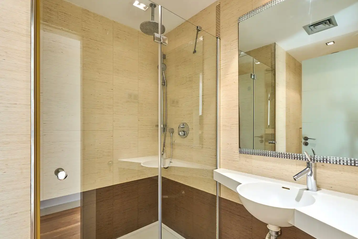 Bathroom of Flat for sale in Sitges  with Air Conditioner, Heating and Private garden